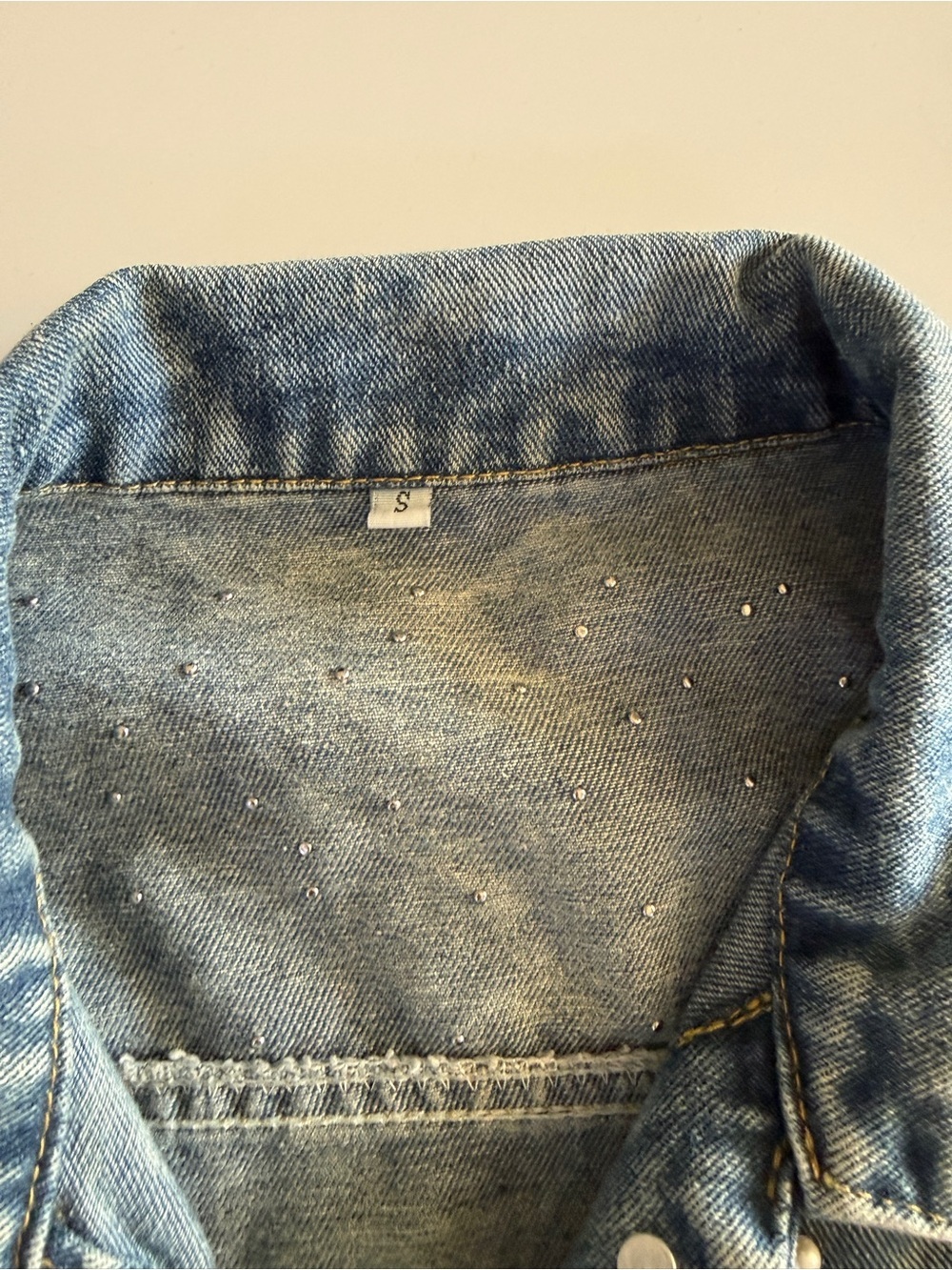 Custom-Made Taylor Swift "The Eras Tour" Pearl-Embellished Light Wash Jacket - Picture 3 of 5